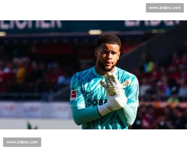 米兰引援预案曝光:若迈尼昂离队 今夏曾瞄准铃木彩艳 米兰引援预案曝光:若迈尼昂离队 今夏曾瞄准铃木彩艳